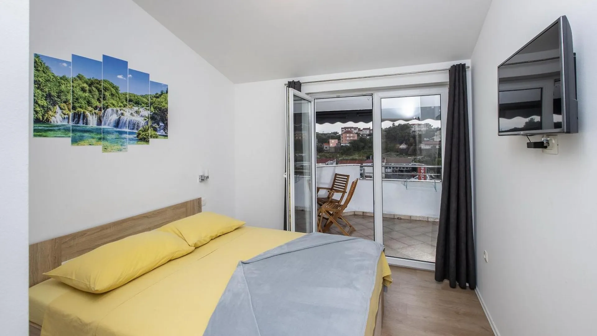Apartment Mia Σπλιτ 0*,